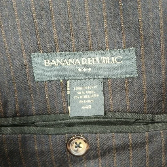 Banana Republic Men's 44R Wool Blazer Navy Pinstripe Two Button Made in Egypt
